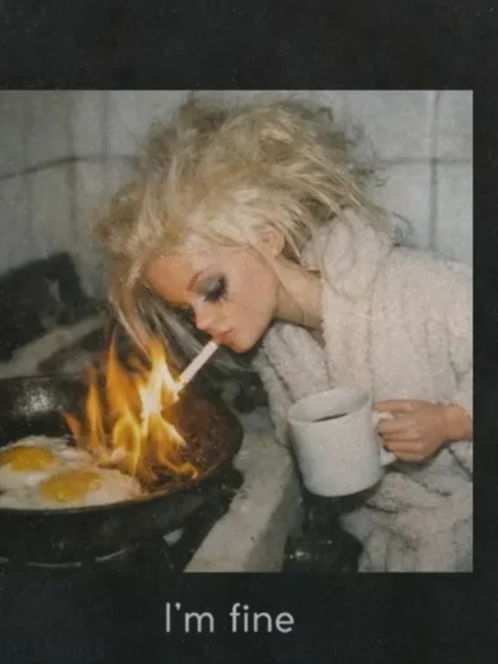 Graphic 'I'm fine' Vintage-Wash Tee (Black 🖤)- XXL & L - Picture 2 of 4